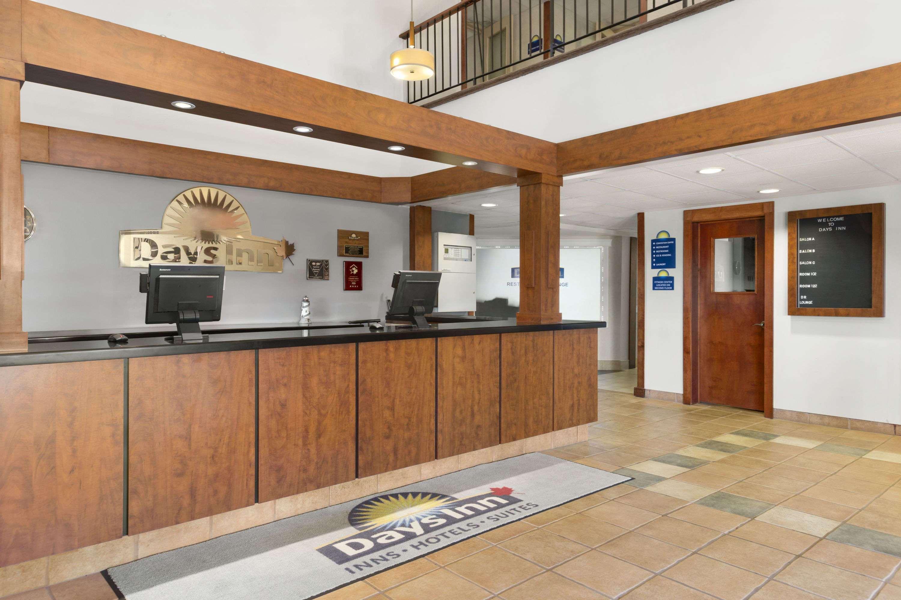 Days Inn By Wyndham Bridgewater Conference Center Экстерьер фото