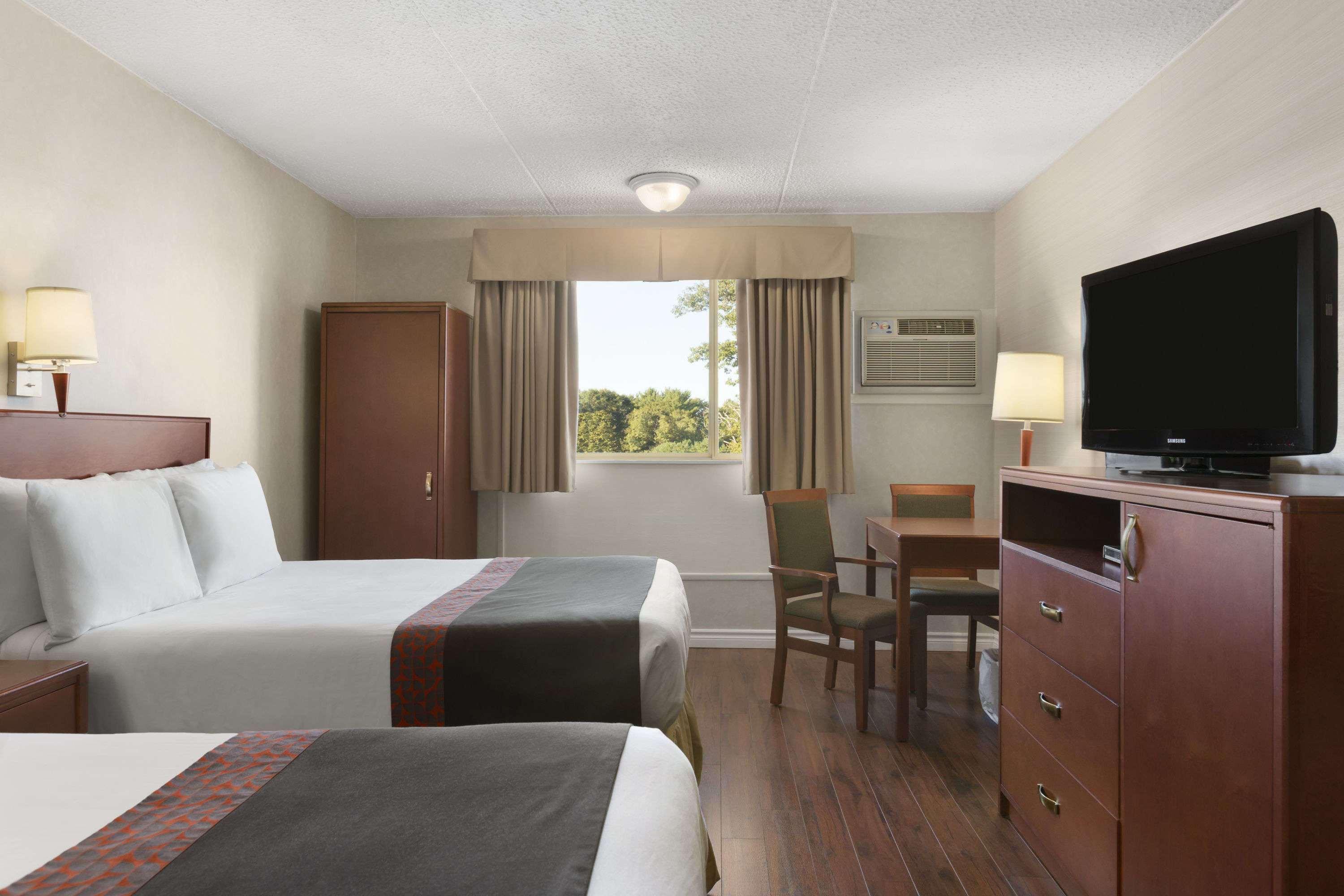 Days Inn By Wyndham Bridgewater Conference Center Экстерьер фото