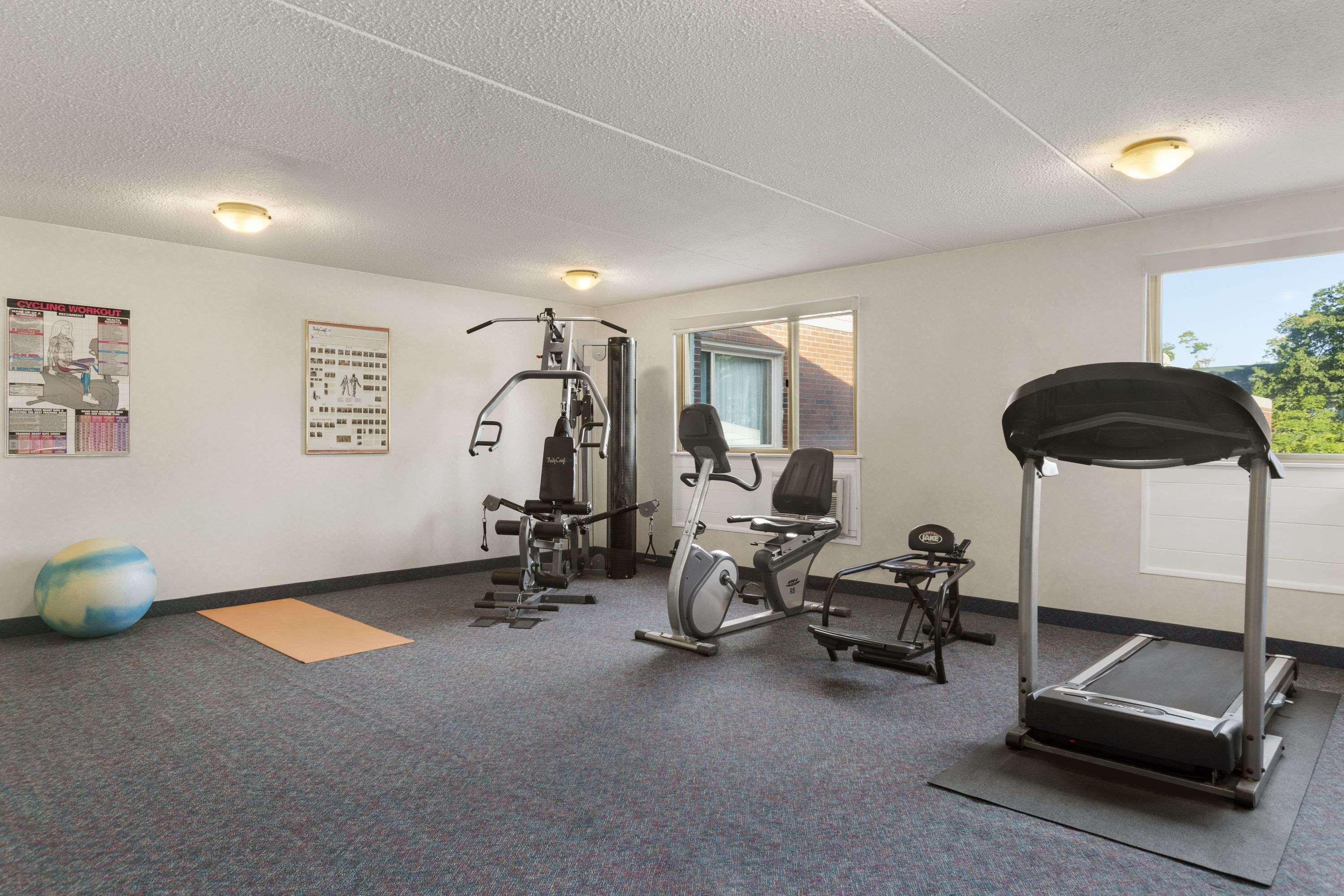 Days Inn By Wyndham Bridgewater Conference Center Экстерьер фото