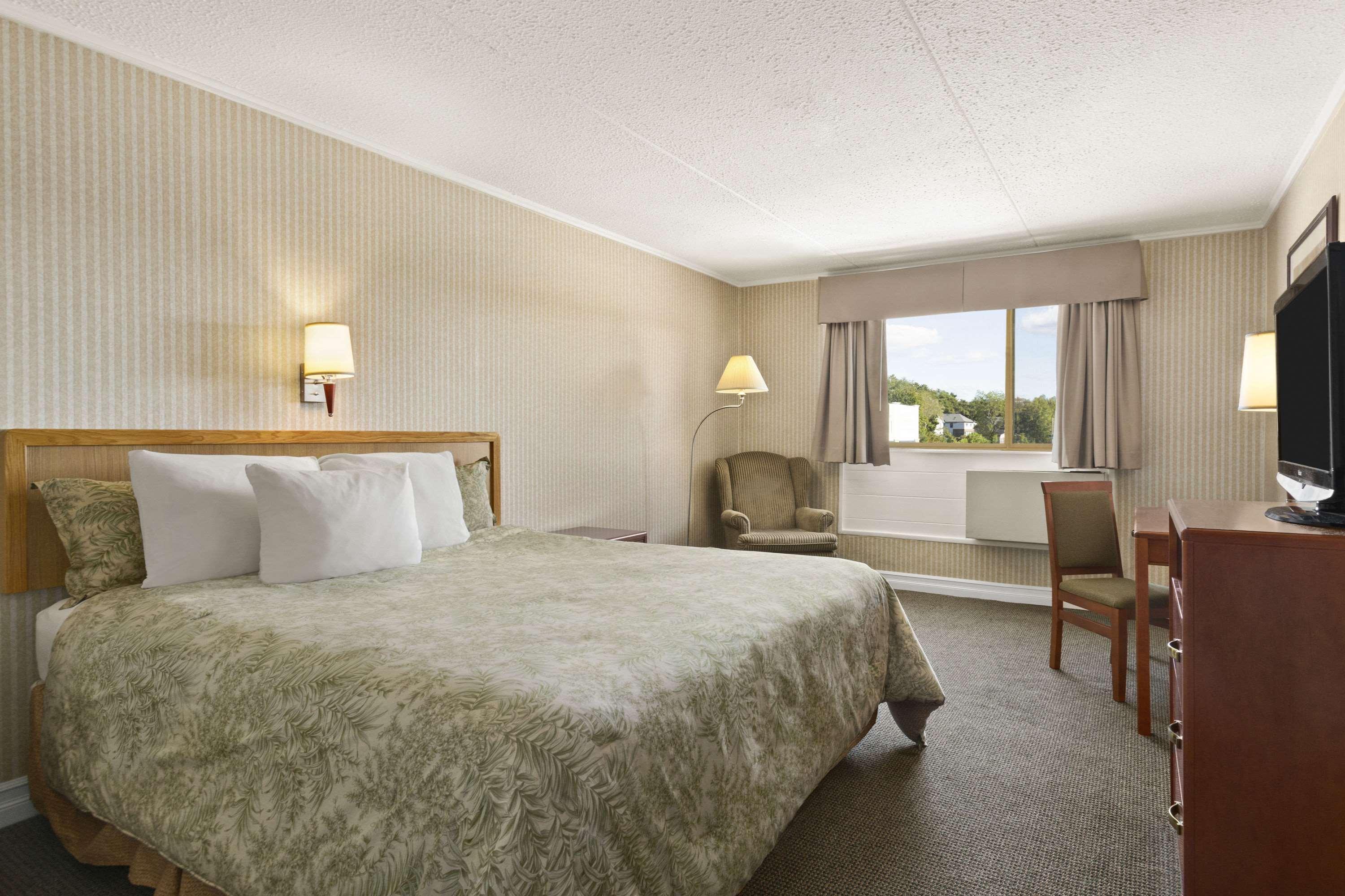 Days Inn By Wyndham Bridgewater Conference Center Экстерьер фото