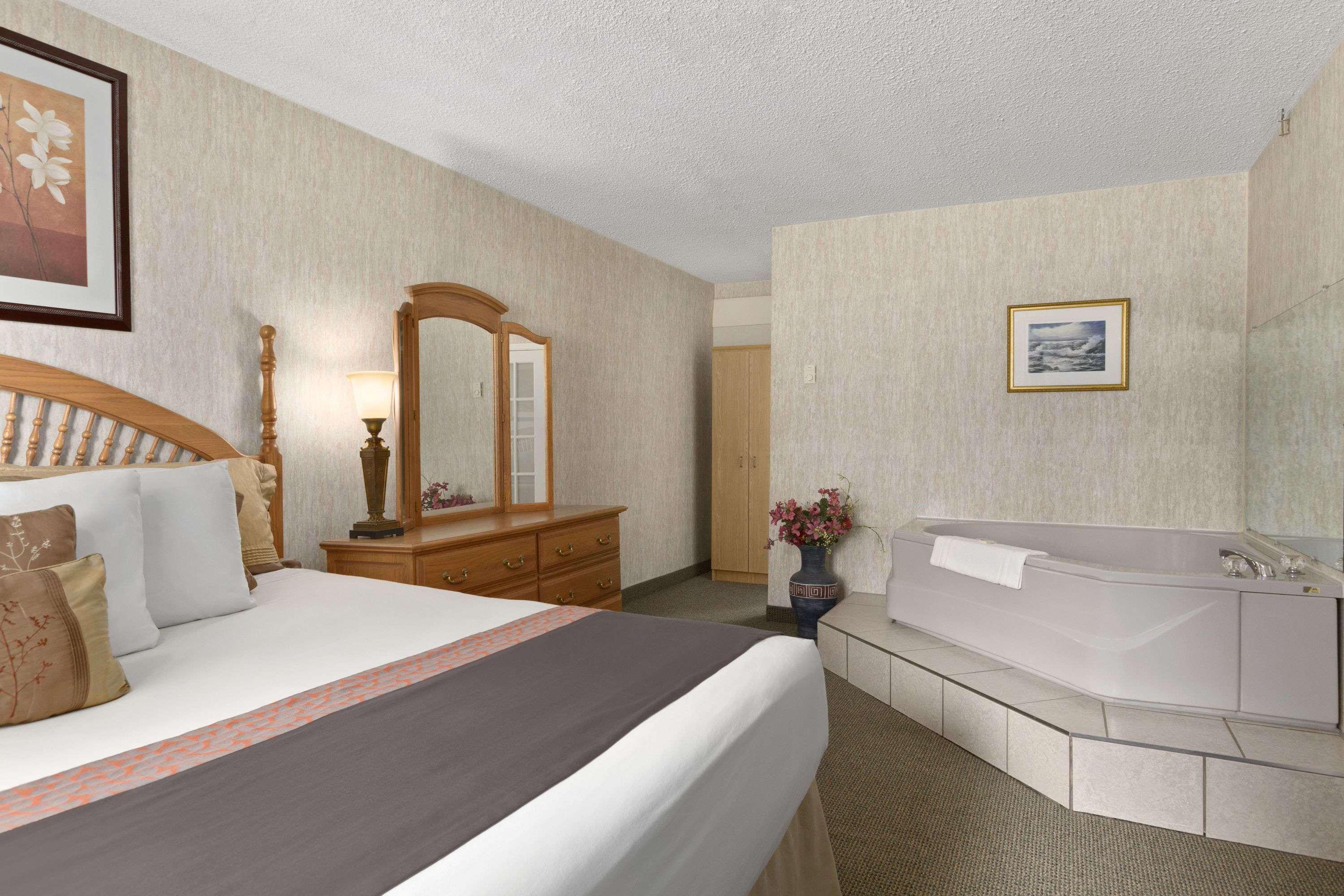 Days Inn By Wyndham Bridgewater Conference Center Экстерьер фото